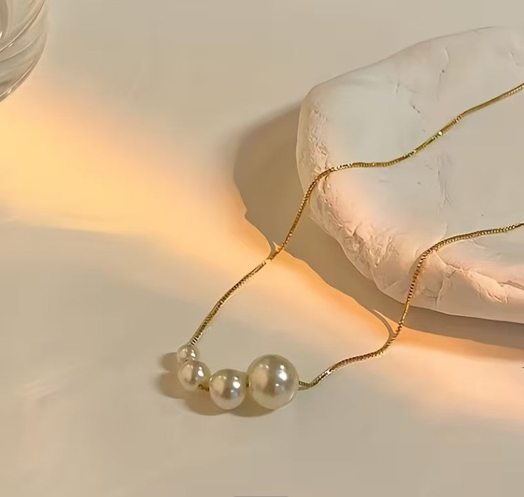 Elegant Synthetic Pearl Pendant Necklace