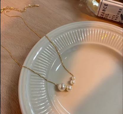 Elegant Synthetic Pearl Pendant Necklace