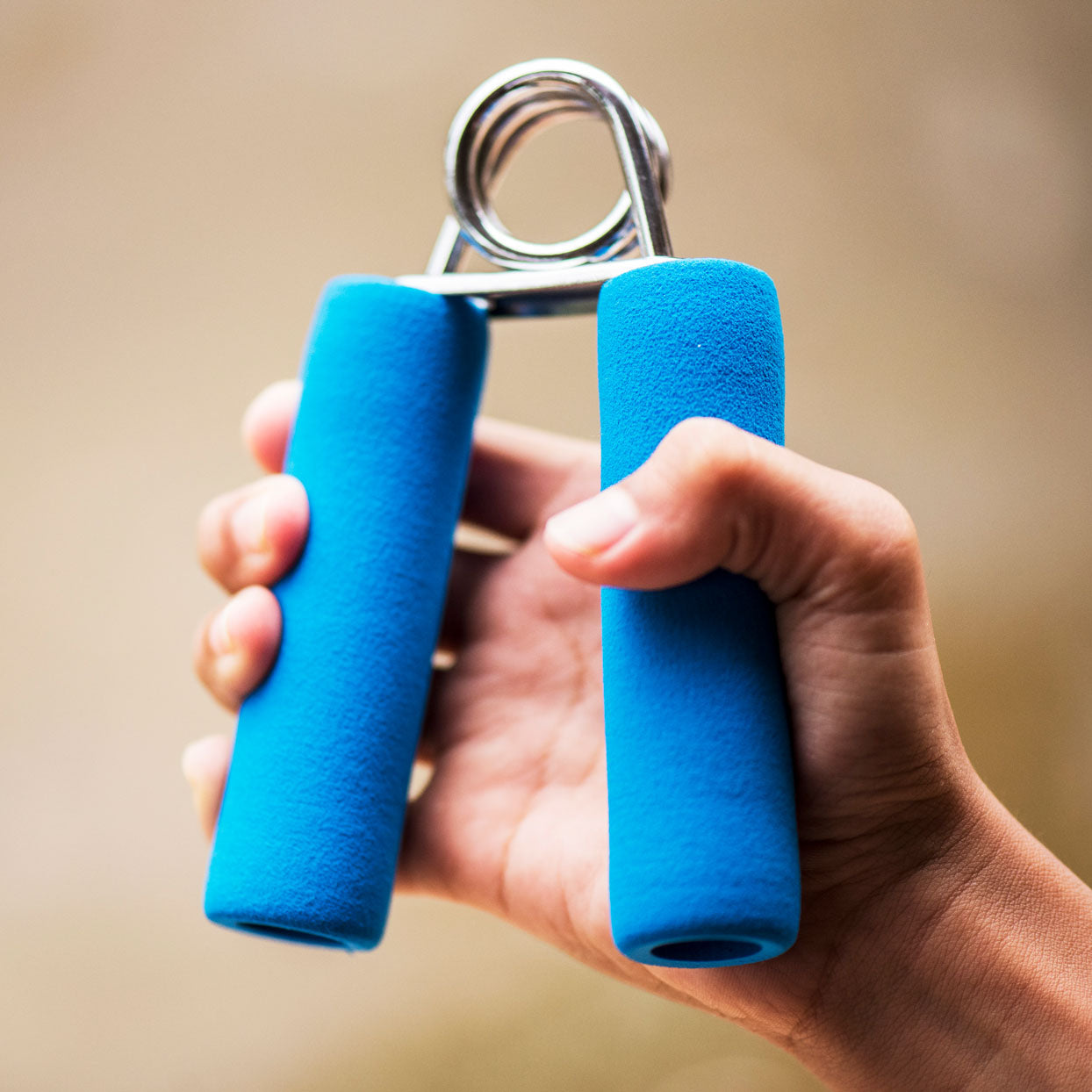 Non-Slip Hand Gripper Waist and Hand Developer Heavy Hand Grip Strength Training Tool Device Steel Plastic Sponge (1 Pc).