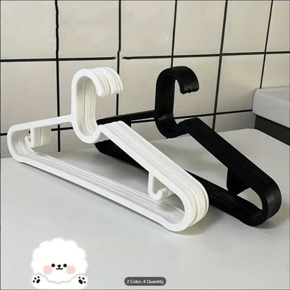 6 Pcs Plastic Clothes Hangers