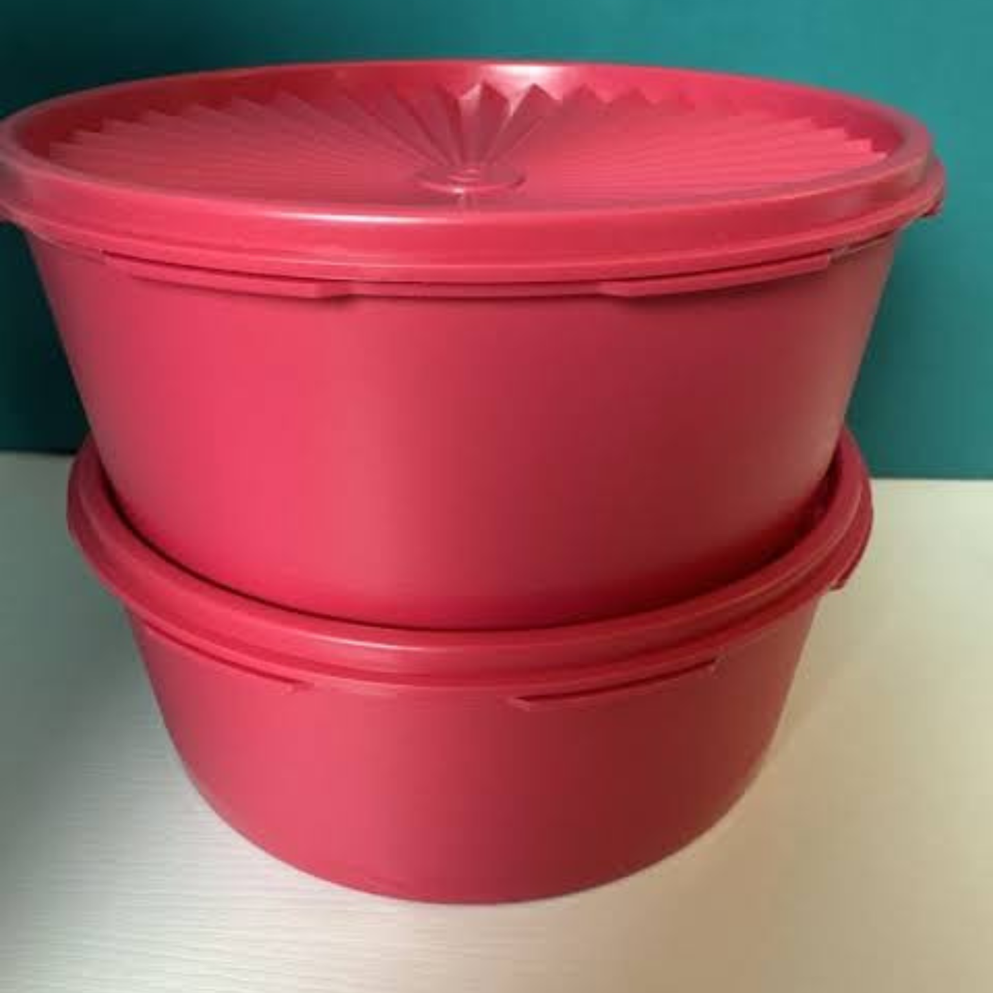 Classic Style Plastic Airtight Food Storage Bowls Set | Multi-Color Kitchen Organizer Containers with Sunburst Lids (Pack of 2)